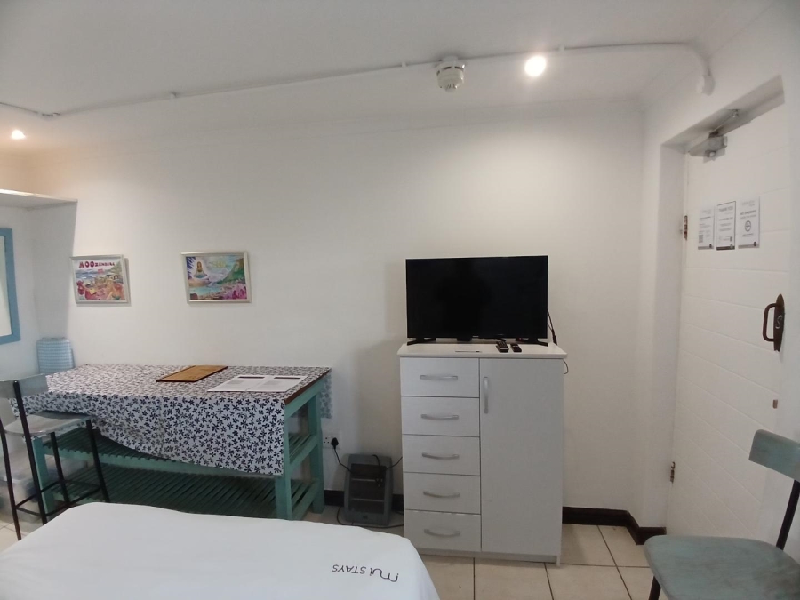 To Let 1 Bedroom Property for Rent in Muizenberg Western Cape